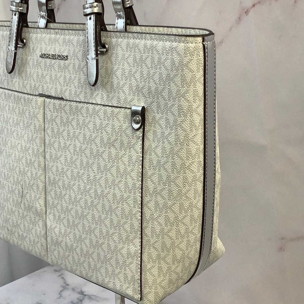 NWT Michael Kors Medium Travel Tote - Picture 3 of 7